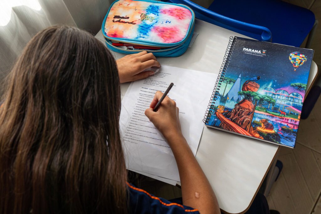 alunos-tem-ate-domingo-para-optar-por-ingles-ou-espanhol-na-prova-do-enem-2026