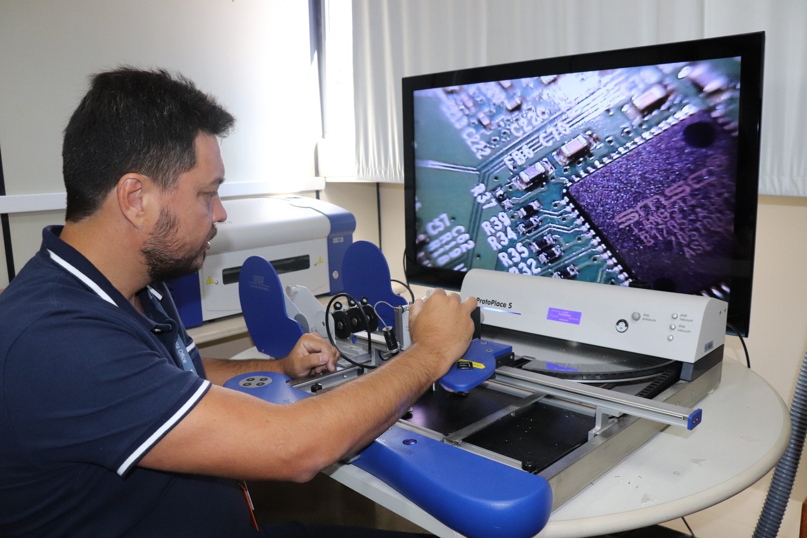 tecpar-divulga-edital-com-recursos-para-projetos-de-ia-em-empresas-do-parana