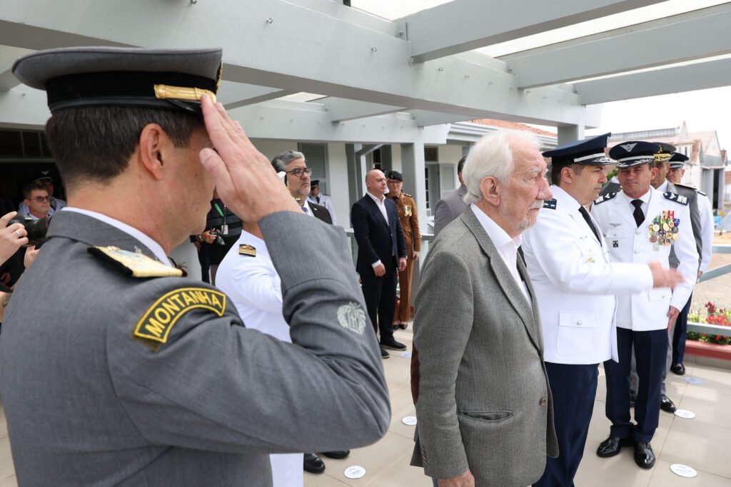 vice-governador-participa-das-celebracoes-do-dia-do-aviador-e-dos-120-anos-do-voo-do-14-bis