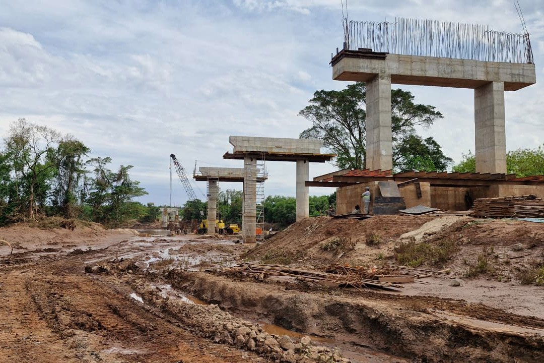 construcao-de-nova-ponte-sobre-o-rio-ivai-entre-sao-carlos-do-ivai-e-japura-chega-a-45%