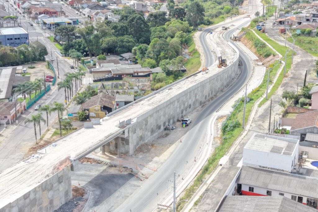 em-palmeira,-viaduto-que-integra-obra-de-restauracao-em-concreto-da-pr-151-esta-na-fase-final