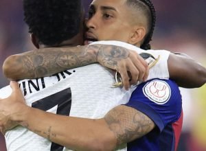 raphinha,-vini-jr,-amanda-e-marta-sao-indicados-ao-bola-de-ouro