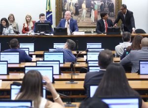 ccj-aprova-aumento-de-pena-para-aliciamento-de-criancas-na-internet