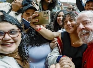 lula:-educacao-e-politica-sao-pilares-para-pais-ter-um-futuro-melhor