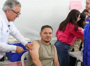 em-dia-d-de-vacinacao,-padilha-garante-a-seguranca-da-imunizacao