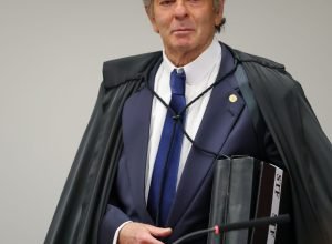 fachin-autoriza-fux-a-mudar-para-a-segunda-turma-do-stf