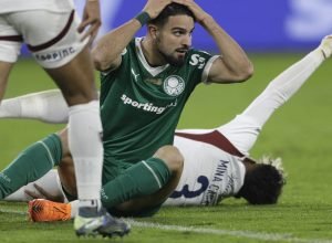 palmeiras-sente-altitude-de-quito,-joga-mal-e-perde-de-3-a-0-para-ldu