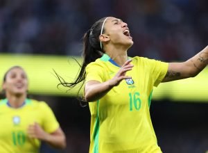 com-uma-a-menos,-selecao-feminina-vence-amistoso-contra-inglaterra
