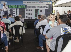 com-apoio-do-estado,-512-familias-de-londrina-passam-a-viver-em-casa-propria