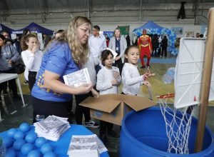 programa-sanepar-perto-de-voce-leva-servicos,-lazer-e-educacao-a-moradores-da-lapa