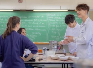 universidades-estaduais-do-parana-tem-alta-historica-de-68%-e-reunem-32-cursos-de-excelencia