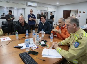 governo-manda-dezenas-de-bombeiros-e-equipes-da-saude-para-auxiliar-rio-bonito-do-iguacu