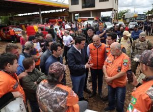 em-rio-bonito-do-iguacu,-ratinho-junior-anuncia-forca-tarefa-para-reconstrucao-das-casas