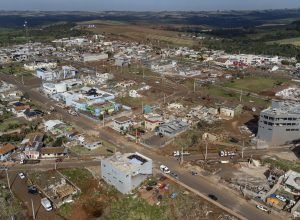 governador-sanciona-lei-que-institui-auxilio-de-r$-1-mil-por-familia-afetada-por-desastres-naturais