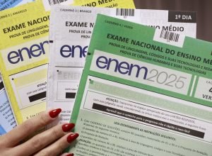 anulacao-de-3-questoes-do-enem-ocorre-por-“precaucao”,-diz-ministro