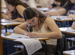 uem-realiza-provas-do-pas-neste-domingo-com-participacao-de-23,5-mil-candidatos