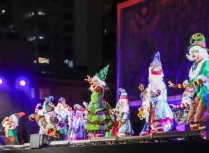 “fabrica-de-emocoes”:-peca-no-teatro-guaira-abre-programacao-de-natal-de-curitiba