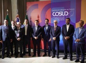 ratinho-junior-participa-de-encontro-com-mps-e-recebe-medalha-do-bope-durante-14o-cosud