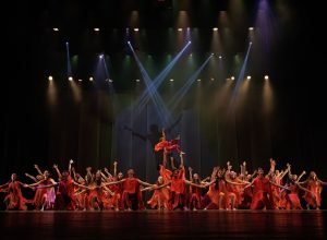 formatura-de-alunas-da-escola-de-danca-teatro-guaira-marca-a-ultima-noite-de-“algo/ritmo”