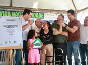 governador-inaugura-o-condominio-do-idoso-de-guarapuava,-o-8°-do-estado