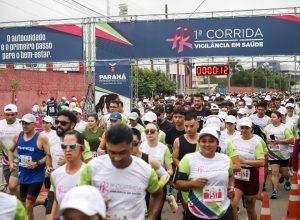 corrida-da-vigilancia-em-saude-reune-centenas-de-participantes-e-encerra-acoes-do-parana-rosa