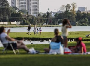 verao:-ultimo-fim-de-semana-da-primavera-tera-temperaturas-altas-e-pancadas-de-chuva