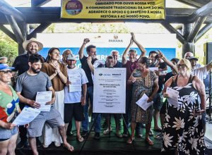 governo-entrega-praca-de-alimentacao-e-regularizacao-fundiaria-para-familias-da-ilha-do-mel