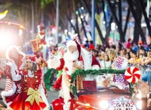 parada-natalina-une-papai-noel-a-tradicoes-locais-em-maceio