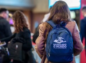 primeiro-desembarque-do-ganhando-o-mundo-em-2026-marca-retorno-de-alunos-do-reino-unido