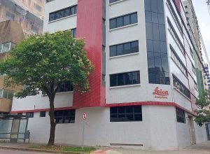 conforto-e-facil-acesso:-pericia-medica-do-parana-tem-novo-endereco-em-curitiba