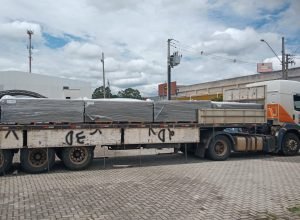 defesa-civil-estadual-envia-2,6-mil-telhas-para-moradores-de-sao-jose-dos-pinhais