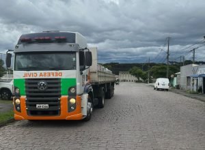 pos-tornado:-defesa-civil-do-estado-envia-mais-2-mil-telhas-para-sao-jose-dos-pinhais