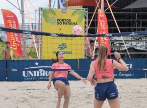 torneio-elas-por-elas-leva-protagonismo-feminino-ao-futevolei-nas-areias-de-caioba