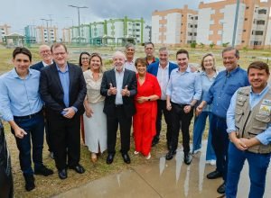 lula-entrega-1.276-unidades-do-minha-casa,-minha-vida-no-rs