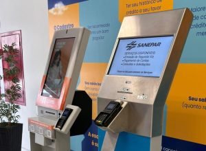 sanepar-amplia-autoatendimento-com-novo-totem-na-associacao-comercial-do-parana
