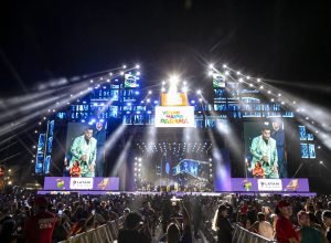 raca-negra-supera-publico-de-2-anos-atras-e-canta-para-coral-de-118-mil-pessoas-em-matinhos