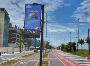 paineis-do-simepar-trazem-previsao-do-tempo-atualizada-para-a-populacao-no-litoral