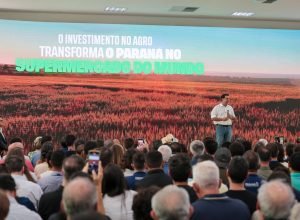 ratinho-junior-lanca-programas-que-levam-energia-mais-potente-e-conectividade-as-propriedades-rurais