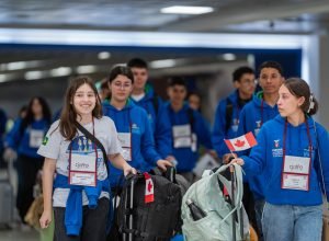 primeiro-voo-para-o-canada-do-ganhando-o-mundo-2026-leva-20-estudantes-paranaenses
