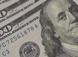 dolar-cai-para-r$-5,19-e-continua-no-menor-valor-em-20-meses