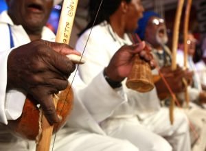 bloco-de-carnaval-mostra-as-conexoes-entre-samba-e-capoeira