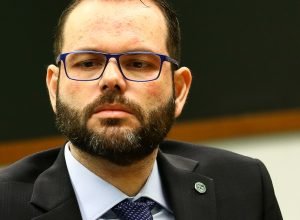 relator-no-tse-vota-contra-cassacao-do-senador-jorge-seif