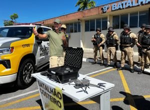 pmpr-entrega-drone-a-patrulha-costeira-e-equipamento-ja-sera-usado-no-carnaval