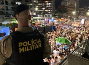 carnaval-no-litoral-do-parana-reuniu-quase-500-mil-pessoas-no-fim-de-semana
