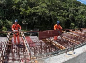 obras-da-ponte-de-guaratuba-continuam-24-horas-por-dia-durante-o-carnaval