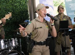 banda-da-pmpr-se-apresenta-no-ressacao-de-carnaval-de-matinhos