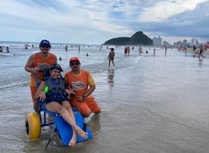 praia-acessivel-fecha-o-verao-com-recorde-de-atendimentos-e-relatos-emocionantes
