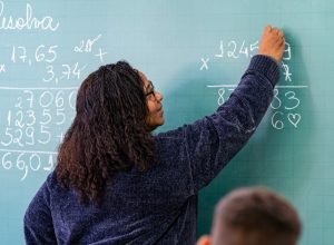 dia-internacional:-estado-investe-em-ferramentas-e-programas-para-reforcar-ensino-da-matematica