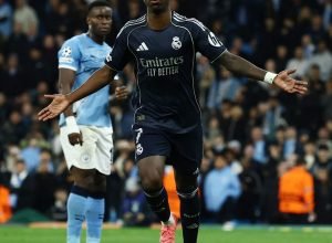 liga-dos-campeoes:-vini-junior-marca-dois-e-real-despacha-city