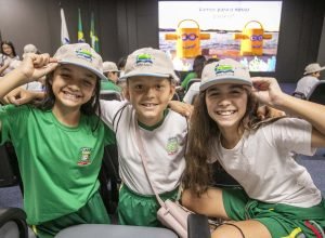 porto-escola-2026-inicia-com-visita-de-alunos-da-rede-municipal-ao-cais-em-paranagua